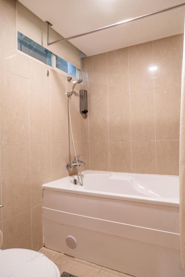Elegance Hotel Тайбей Екстер'єр фото