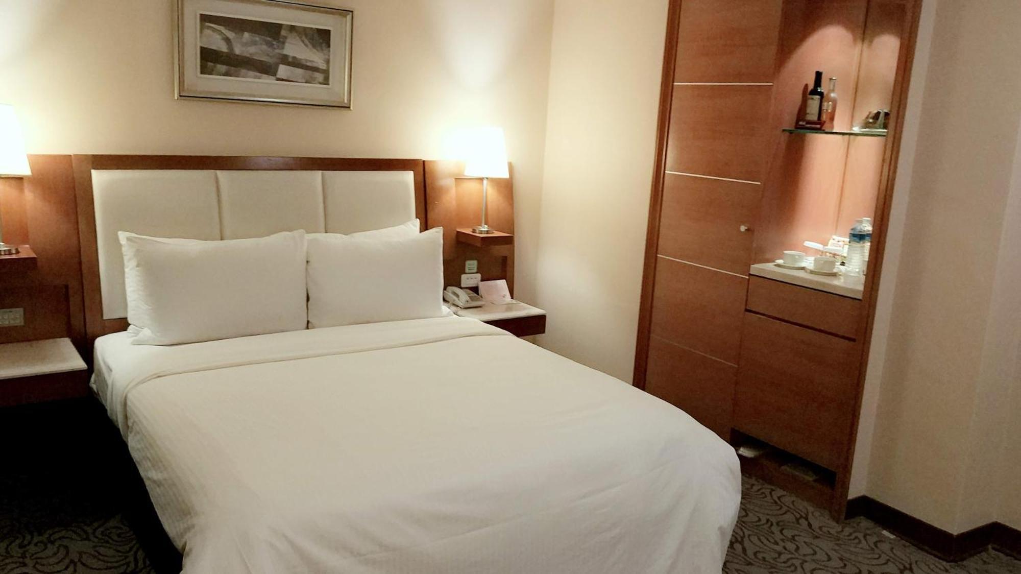 Elegance Hotel Тайбей Екстер'єр фото